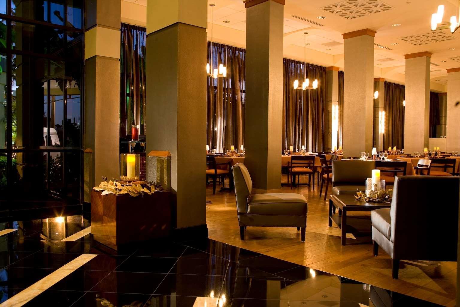 Doubletree By Hilton פאלם ביץ' גרדנס מראה חיצוני תמונה