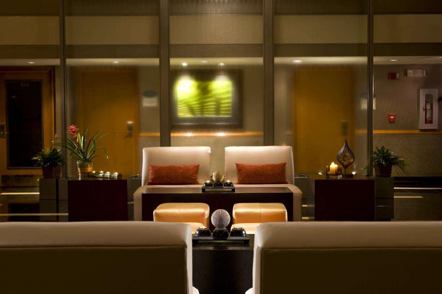 Doubletree By Hilton פאלם ביץ' גרדנס מראה חיצוני תמונה