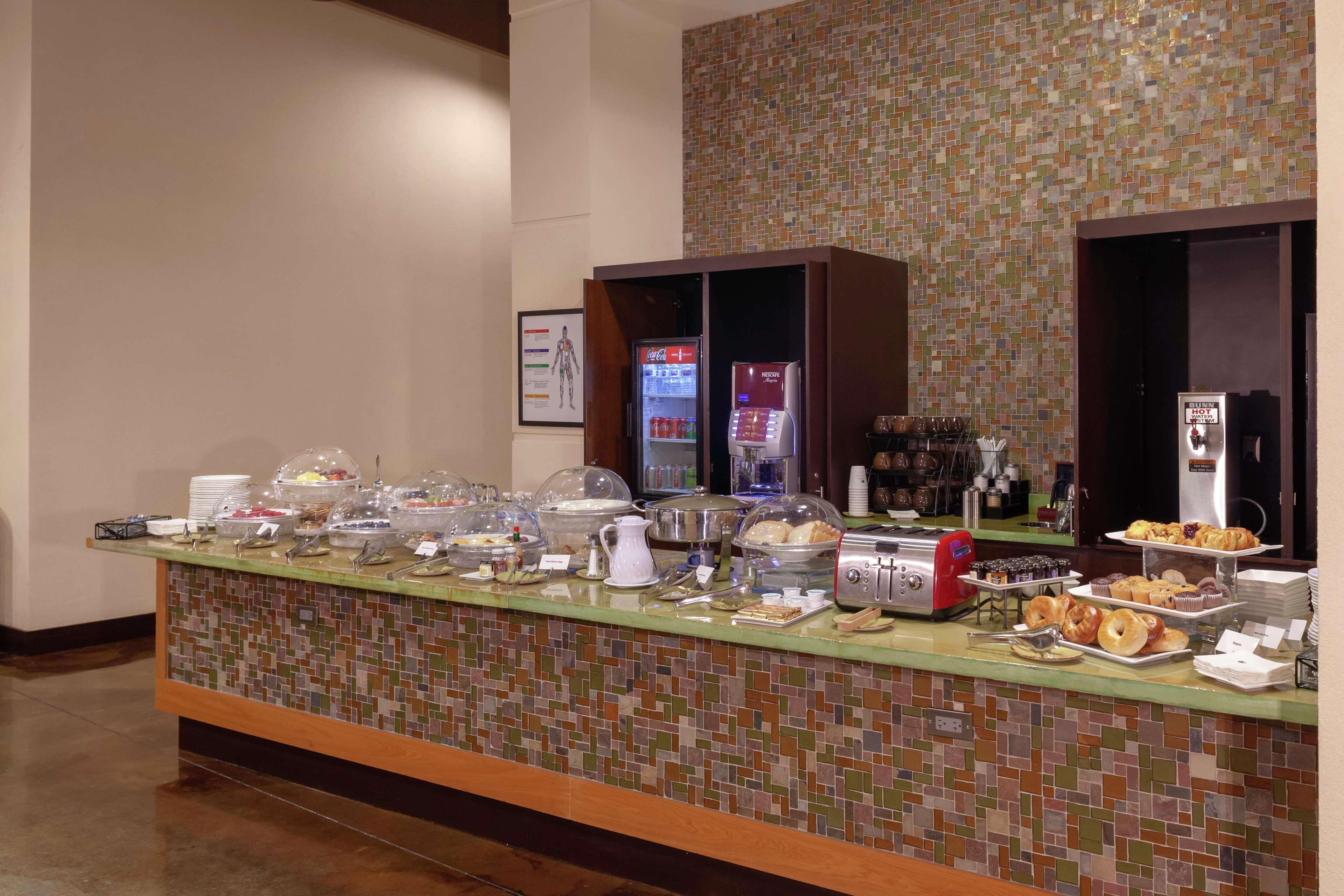 Doubletree By Hilton פאלם ביץ' גרדנס מראה חיצוני תמונה
