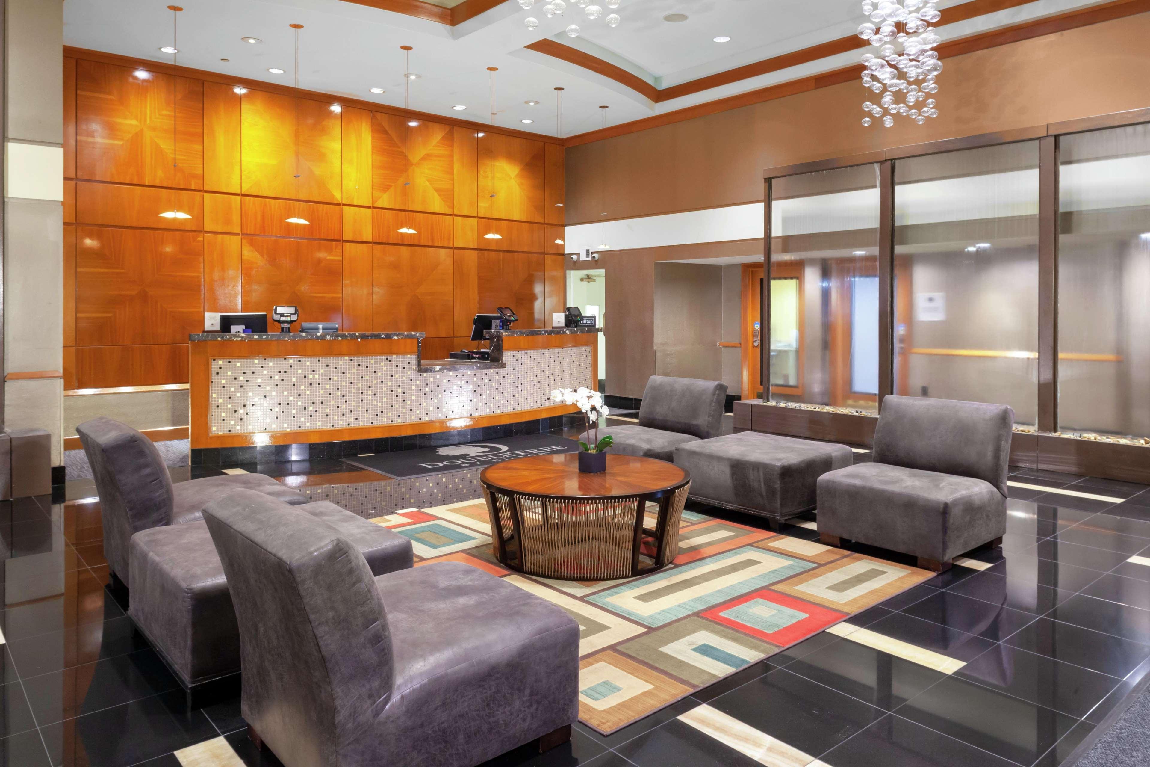 Doubletree By Hilton פאלם ביץ' גרדנס מראה חיצוני תמונה