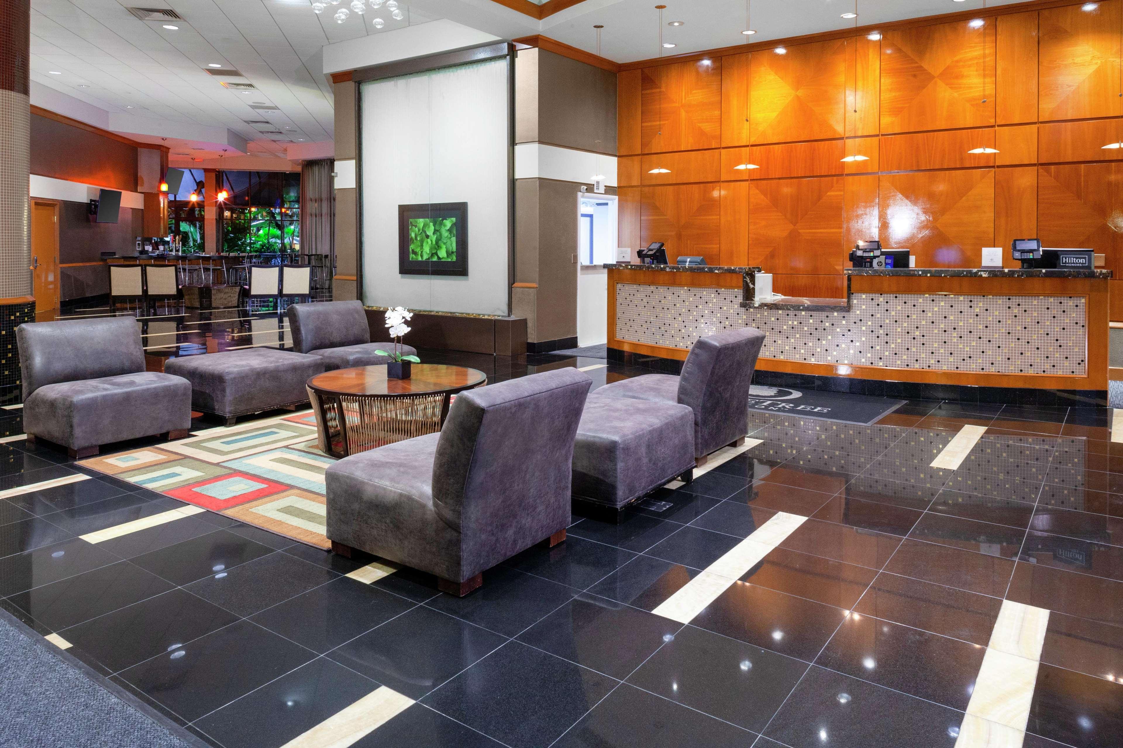 Doubletree By Hilton פאלם ביץ' גרדנס מראה חיצוני תמונה