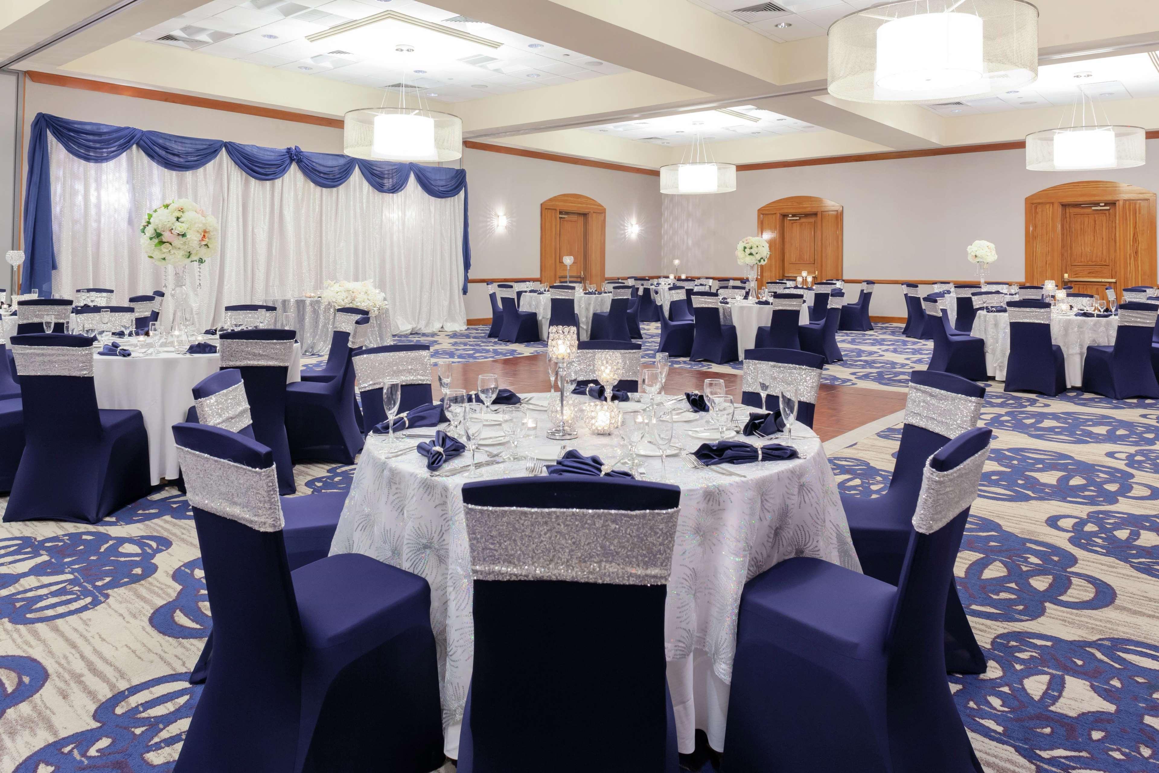 Doubletree By Hilton פאלם ביץ' גרדנס מראה חיצוני תמונה