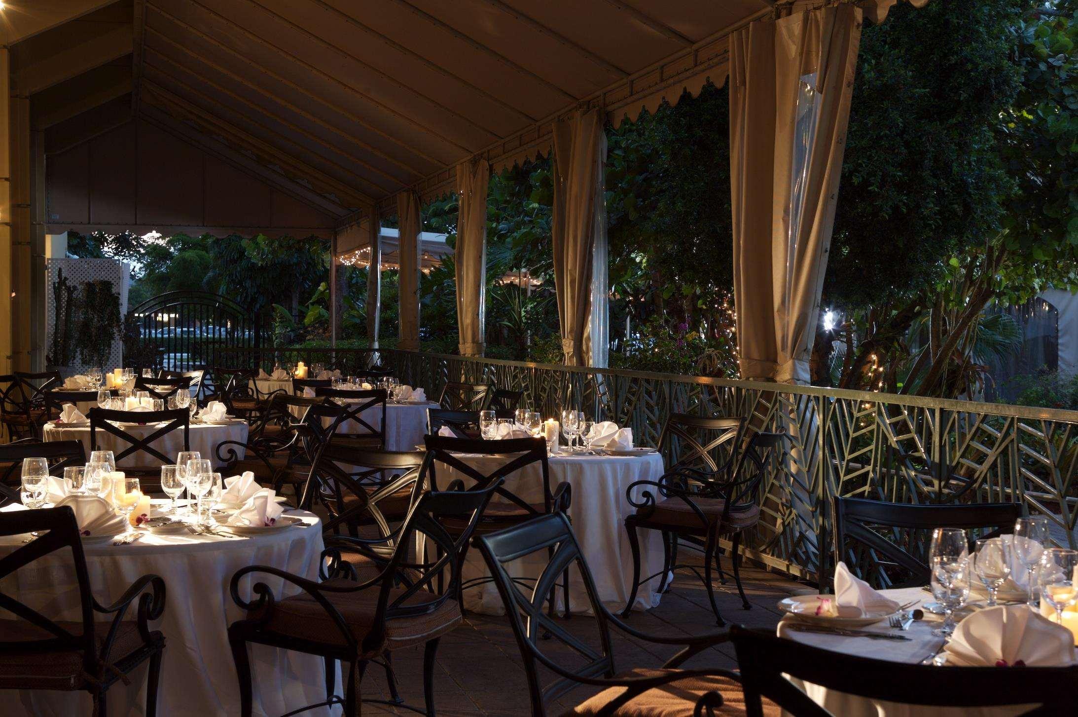 Doubletree By Hilton פאלם ביץ' גרדנס מראה חיצוני תמונה