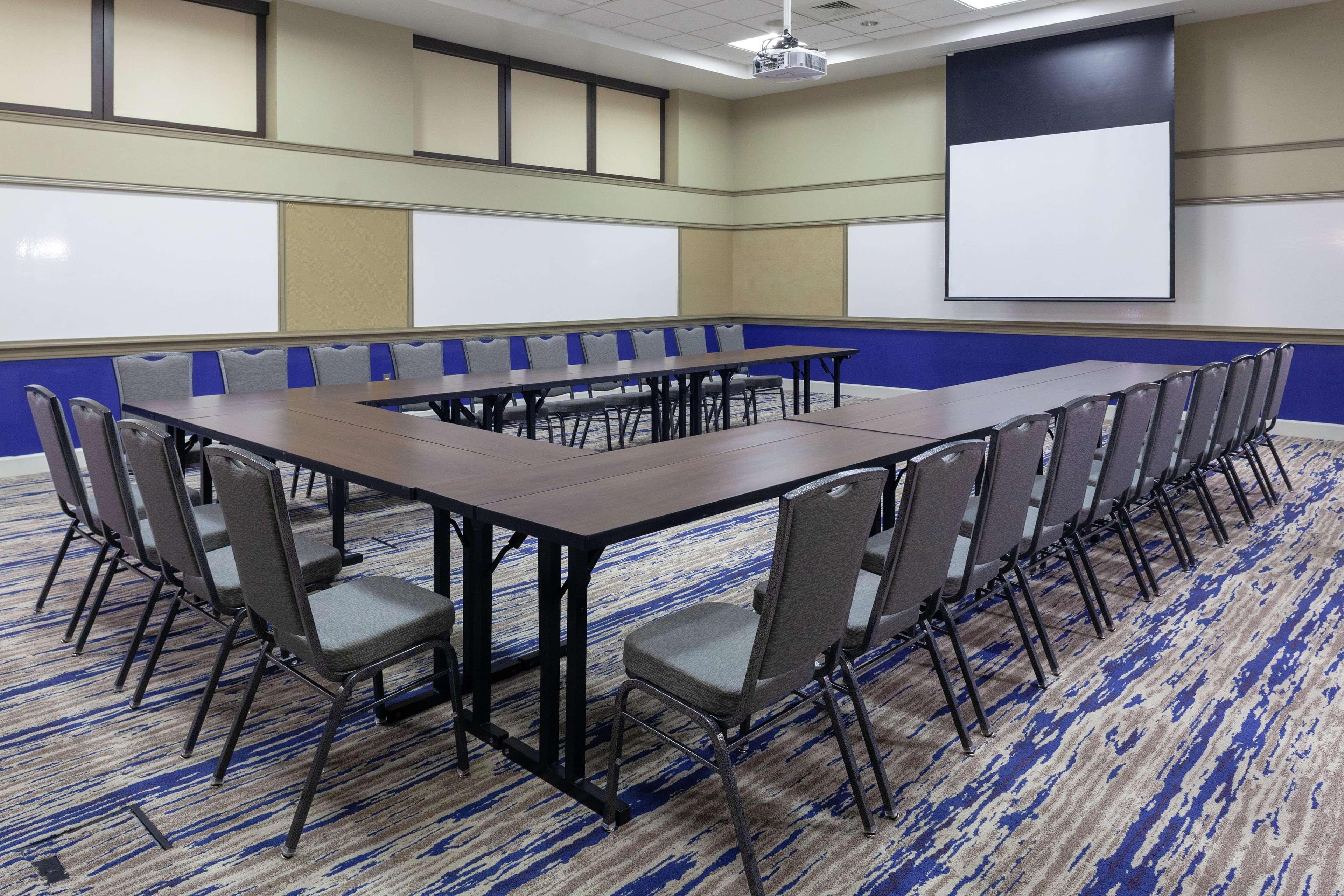 Doubletree By Hilton פאלם ביץ' גרדנס מראה חיצוני תמונה