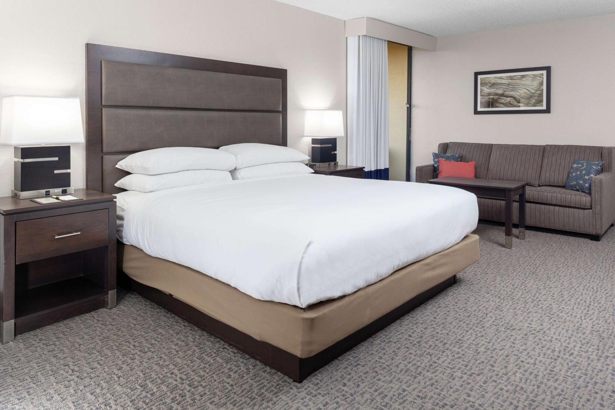 Doubletree By Hilton פאלם ביץ' גרדנס מראה חיצוני תמונה