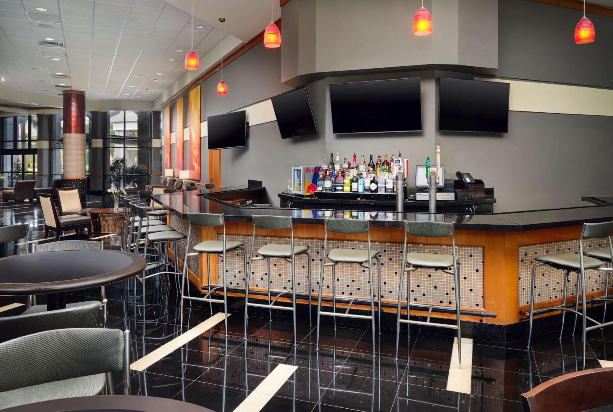 Doubletree By Hilton פאלם ביץ' גרדנס מראה חיצוני תמונה